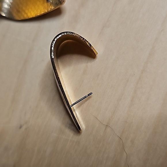 EUC Cloisonne pierced earrings unique red knot on scales design - Picture 3 of 5